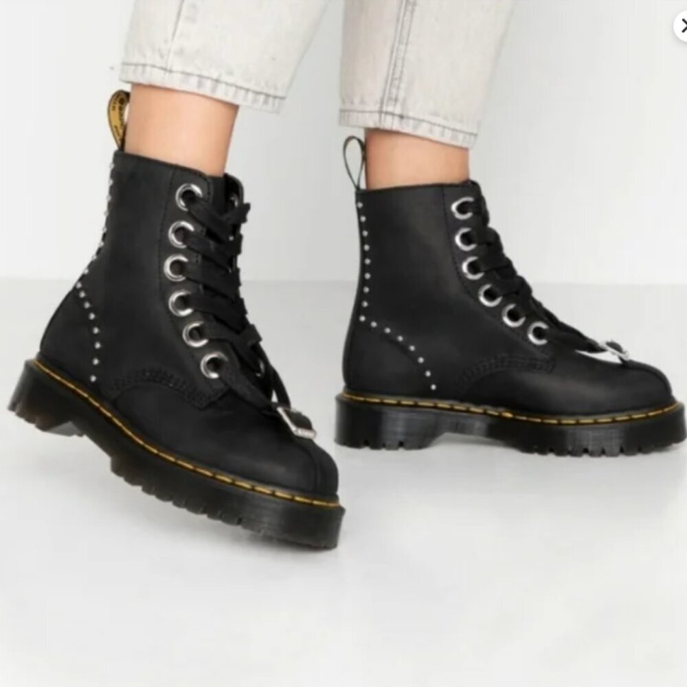 Dr. Martens Gomez Studded Combat Boots *RARE* Size US 5 EU 36